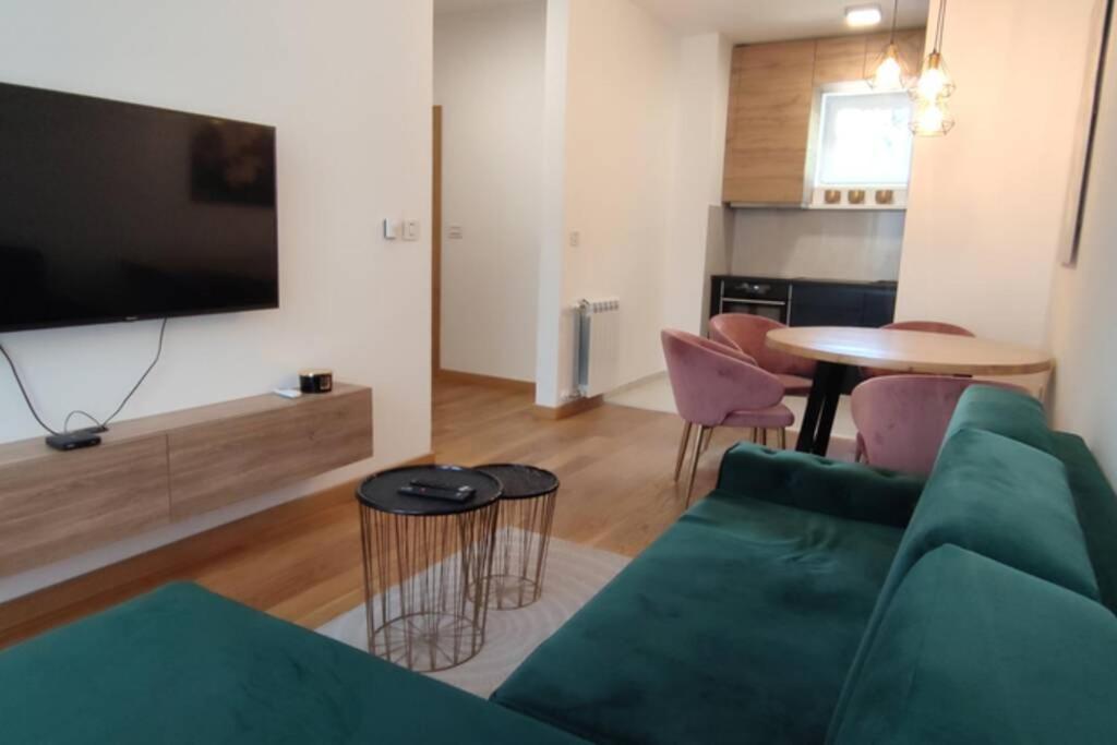 Snp City Center Lux Nowy Sad Zewnętrze zdjęcie